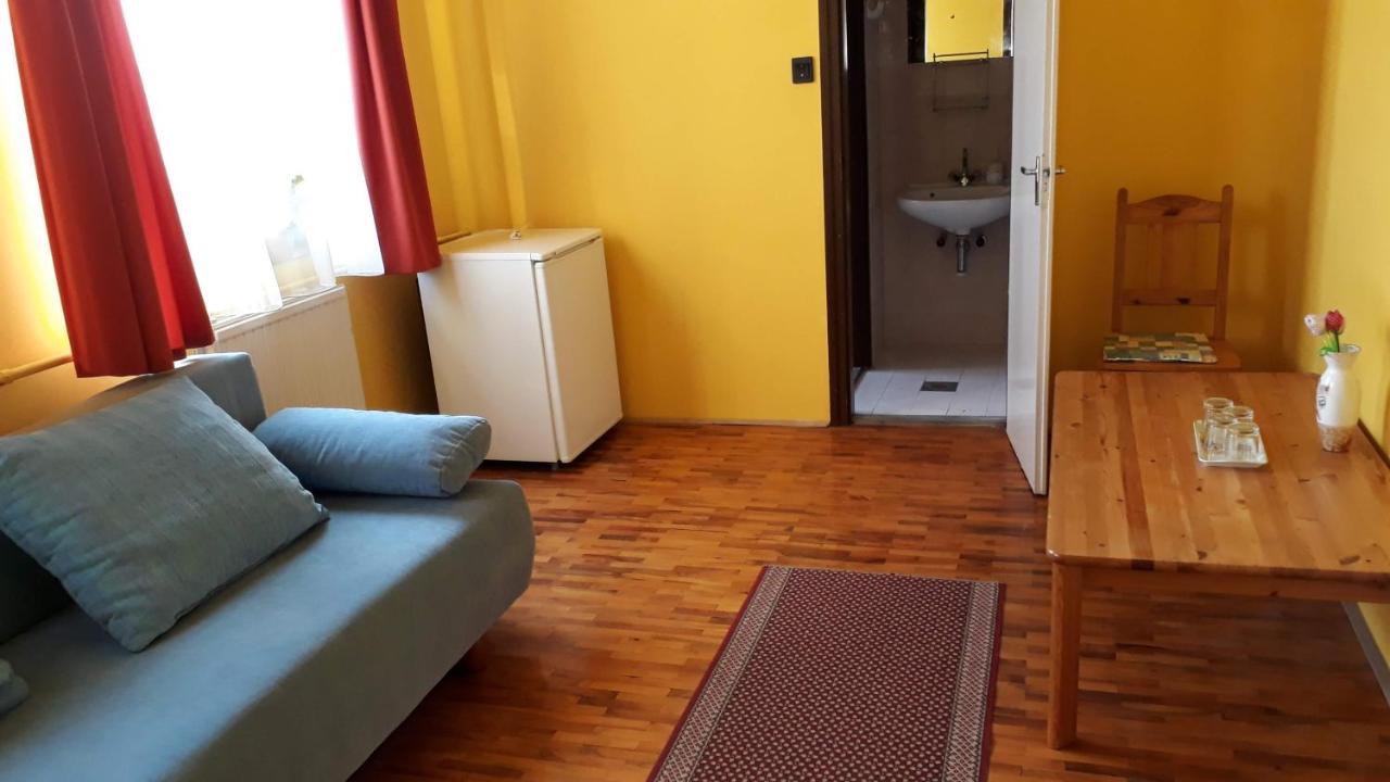 Centrum Apartman Hotel Hajduszoboszlo Bagian luar foto