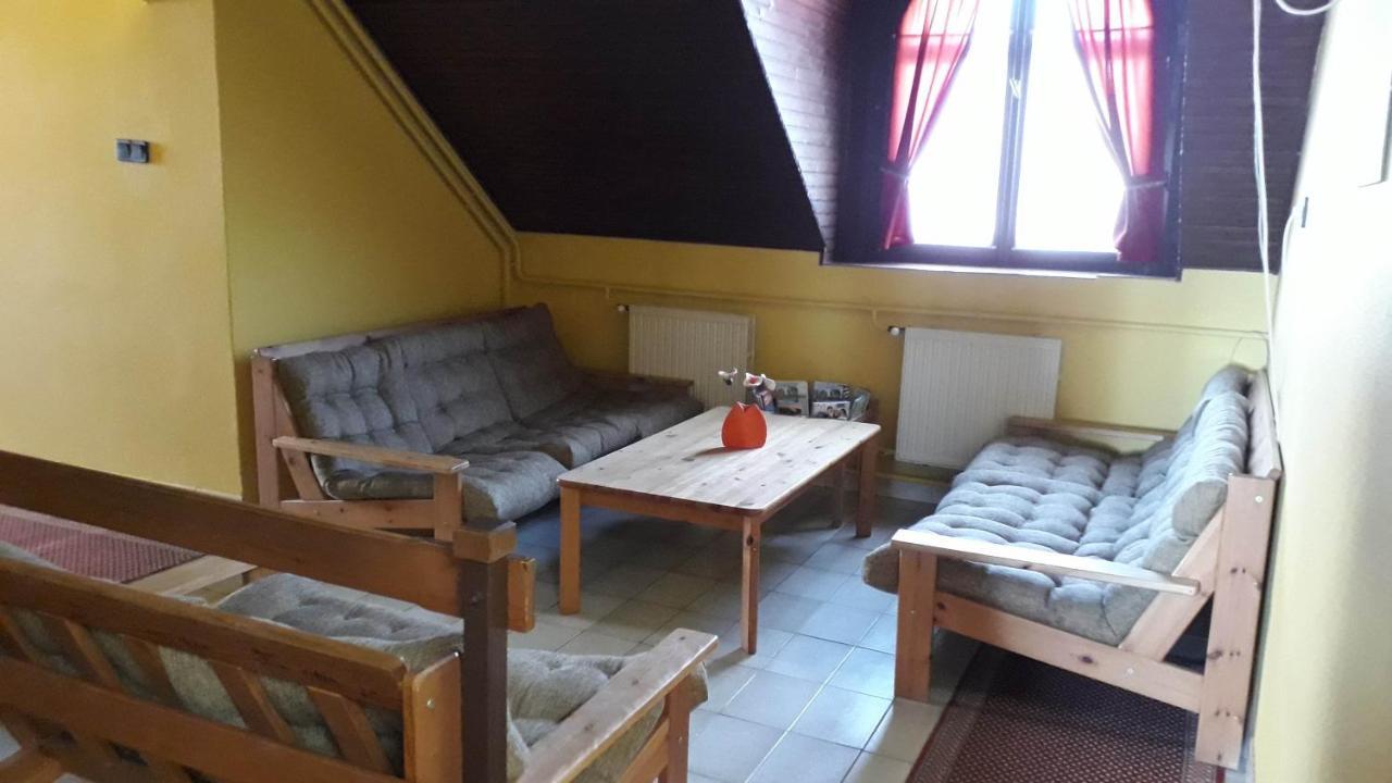 Centrum Apartman Hotel Hajduszoboszlo Bagian luar foto